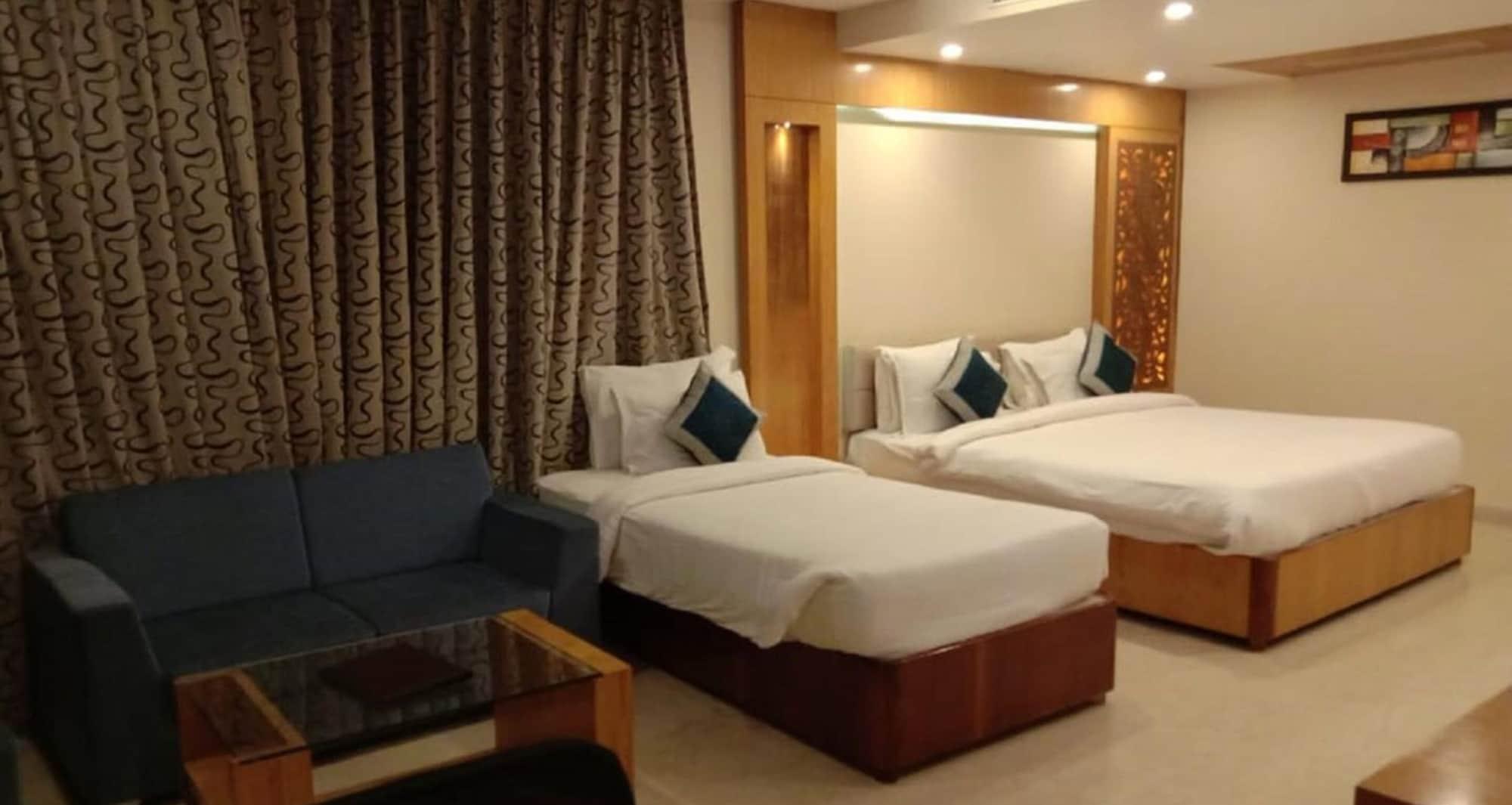 Hotel Tridev Varanasi Ngoại thất bức ảnh