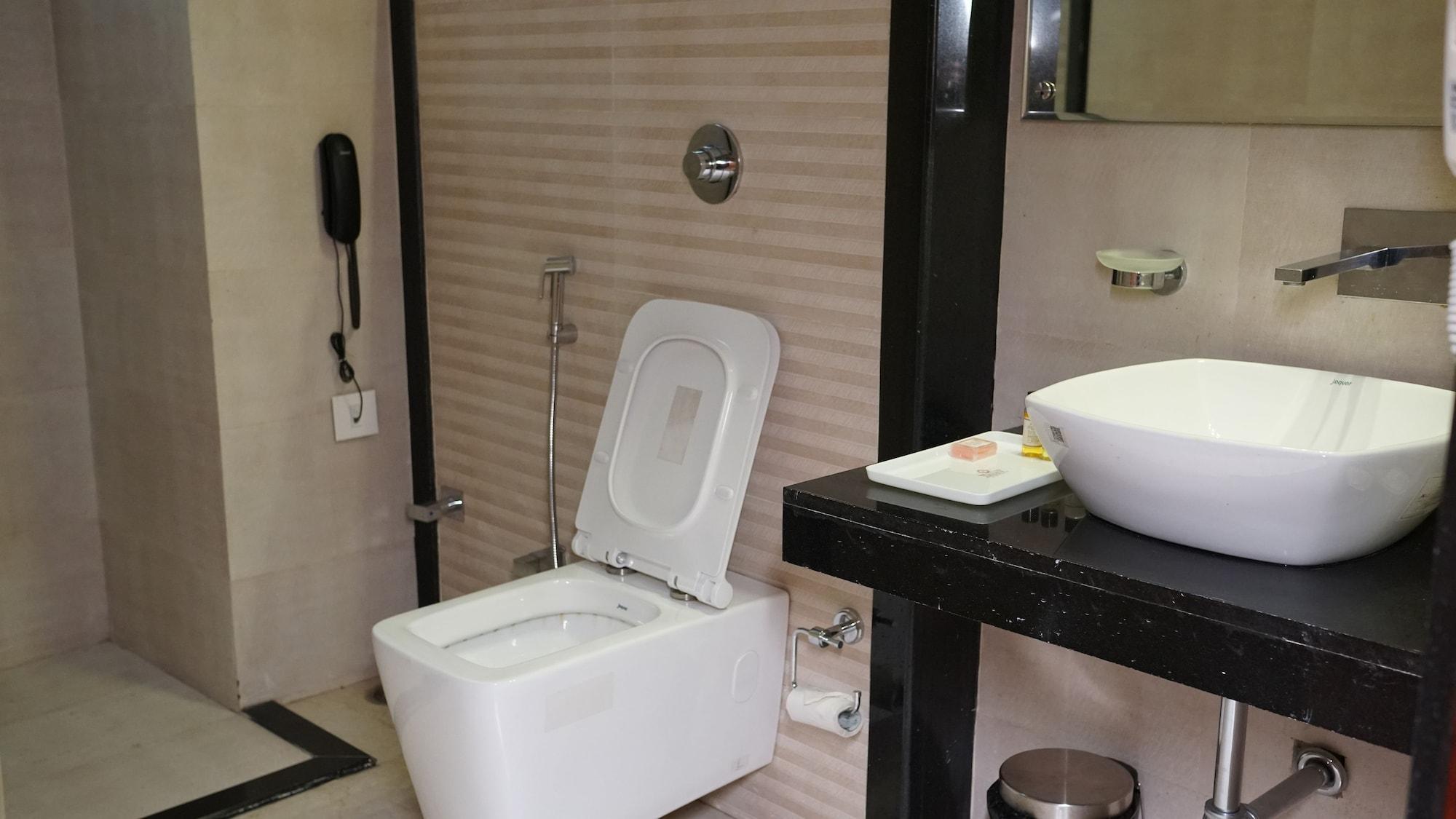 Hotel Tridev Varanasi Ngoại thất bức ảnh