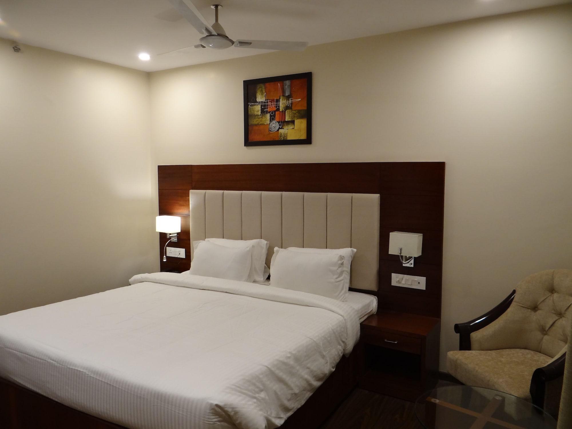 Hotel Tridev Varanasi Ngoại thất bức ảnh