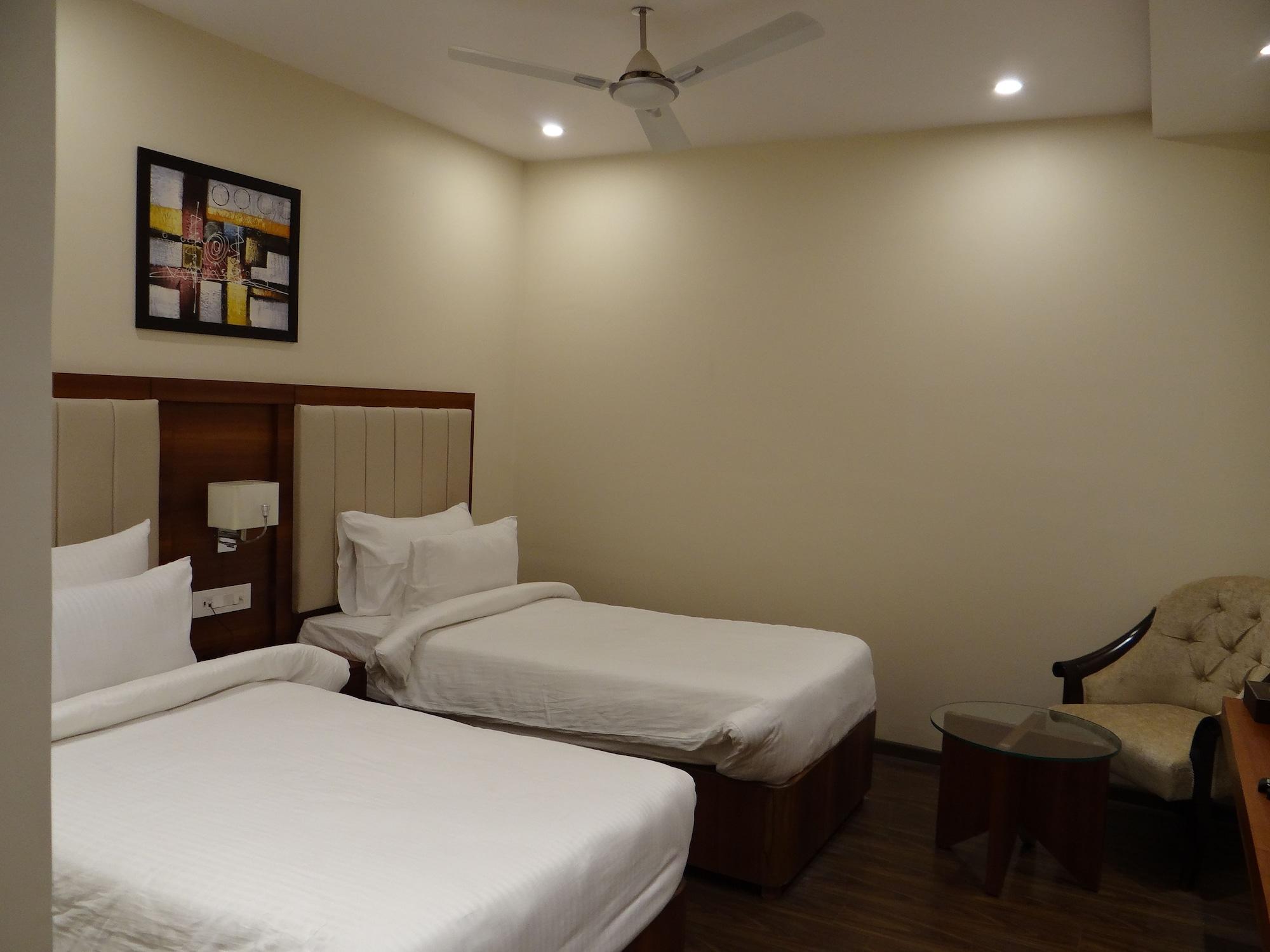 Hotel Tridev Varanasi Ngoại thất bức ảnh