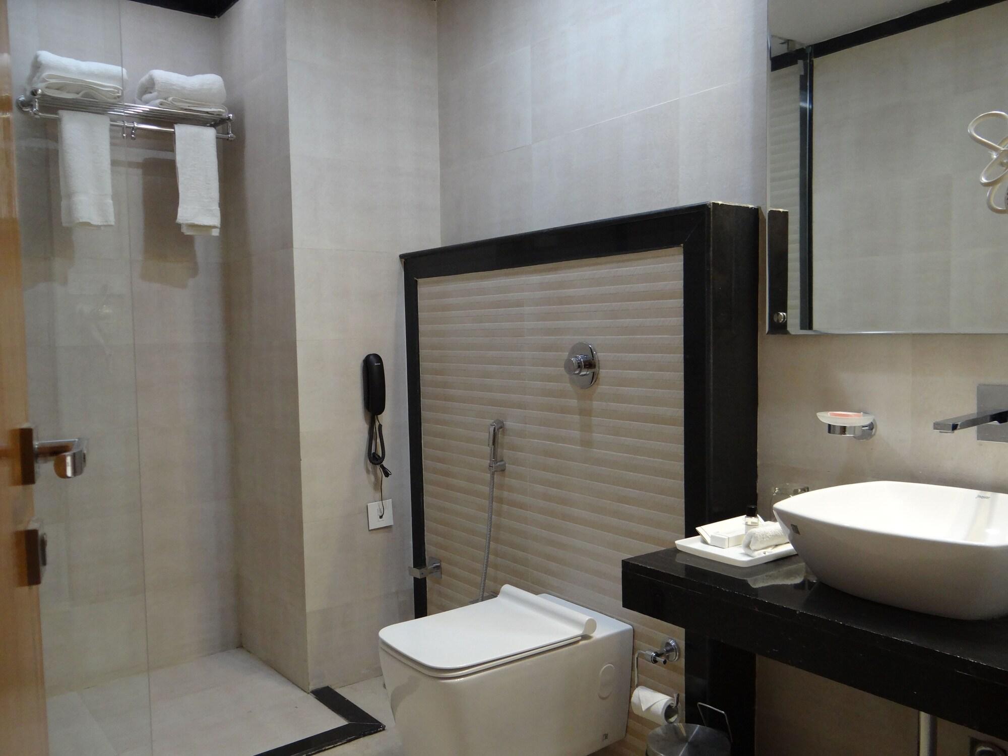 Hotel Tridev Varanasi Ngoại thất bức ảnh