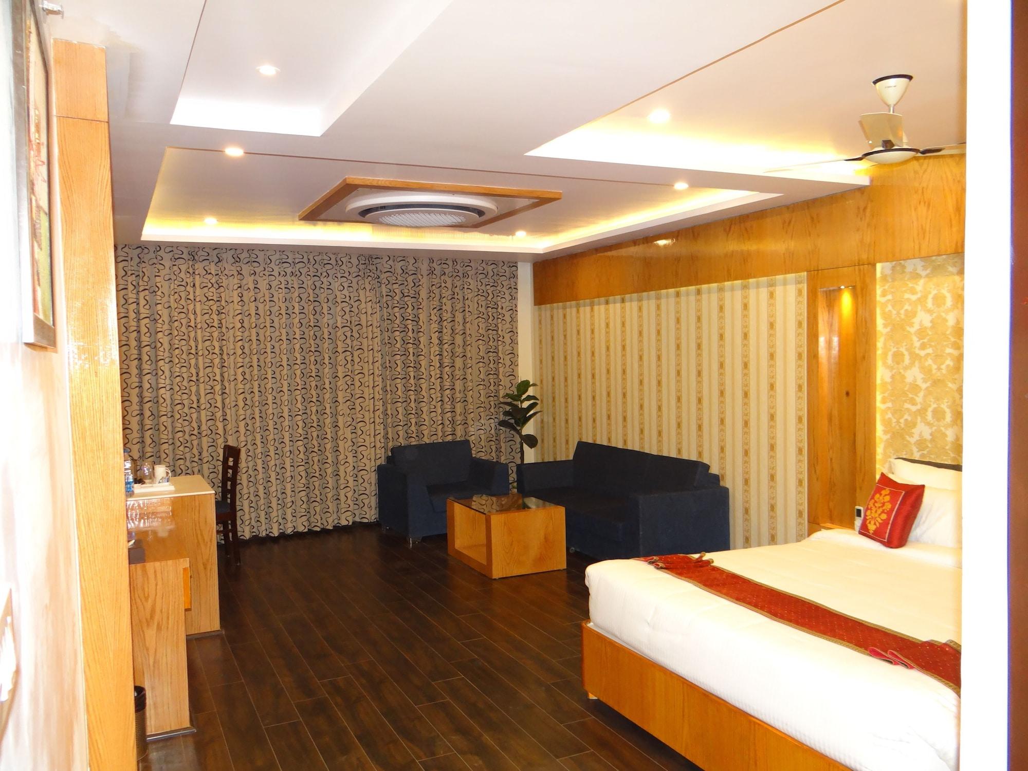 Hotel Tridev Varanasi Ngoại thất bức ảnh
