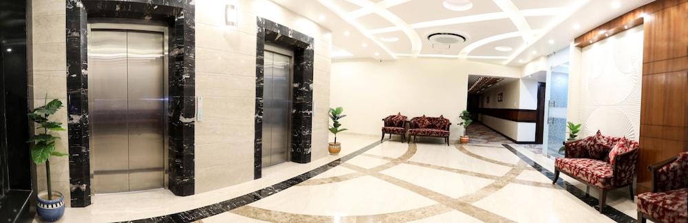 Hotel Tridev Varanasi Ngoại thất bức ảnh