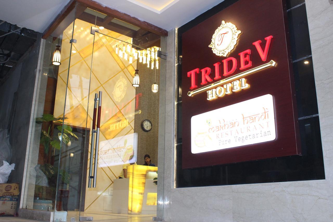 Hotel Tridev Varanasi Ngoại thất bức ảnh