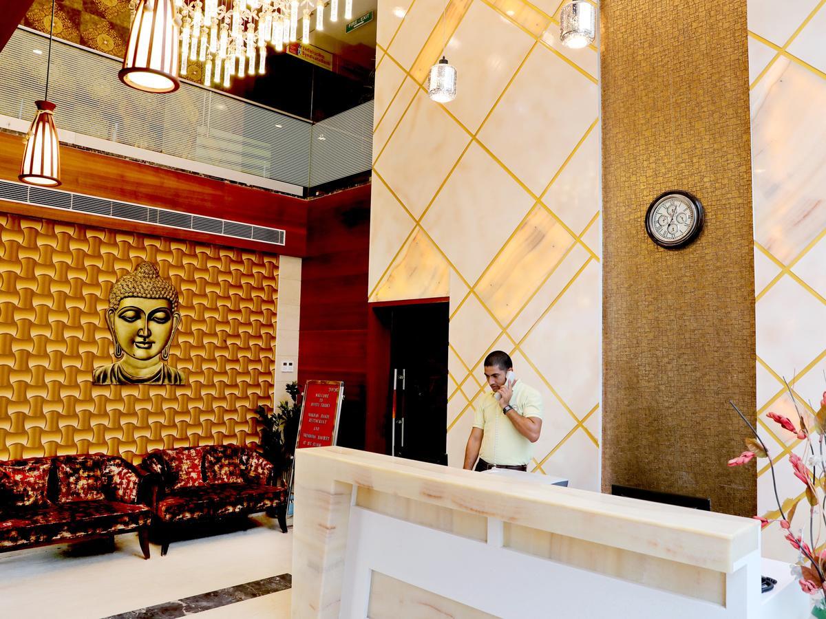 Hotel Tridev Varanasi Ngoại thất bức ảnh
